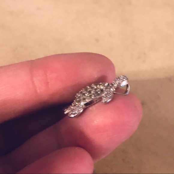 Peridot and Crystal Sea 🌊 Turtle 🐢 Pendant - Picture 3 of 4